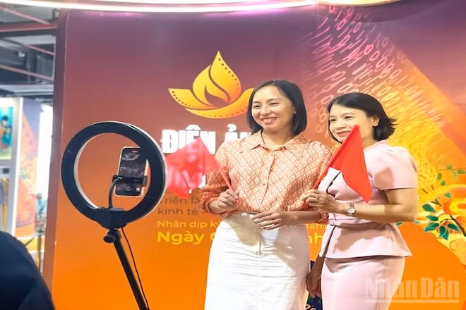 Trải nghiệm không gian công nghệ điện ảnh. 