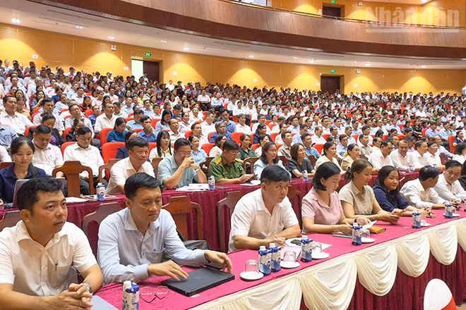 Cán bộ thuộc diện quy hoạch tham dự hội nghị. (Ảnh: BÁ DŨNG)
