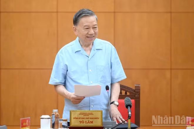 Đồng chí Tổng Bí thư, Chủ tịch nước Tô Lâm chủ trì buổi làm việc với một số cơ quan về đánh giá nguồn lực phát triển đất nước. (Ảnh: ĐĂNG KHOA)