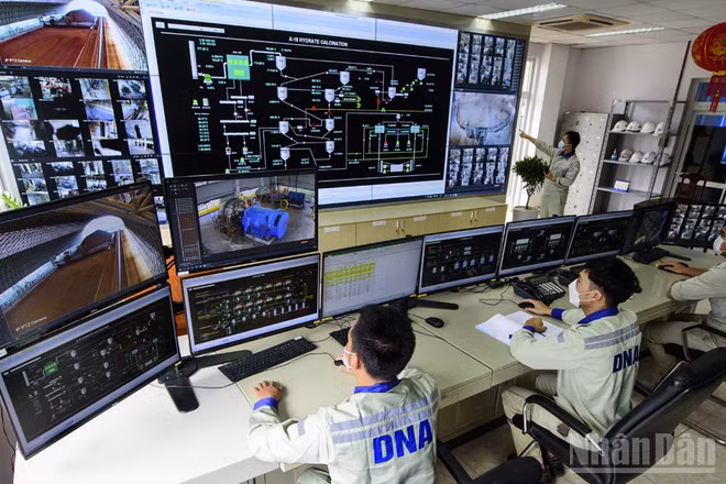 Công ty Nhôm Đắk Nông - TKV luôn chú trọng xây dựng đội ngũ kỹ thuật có trình độ cao, từng bước làm chủ công nghệ sản xuất alumin. 