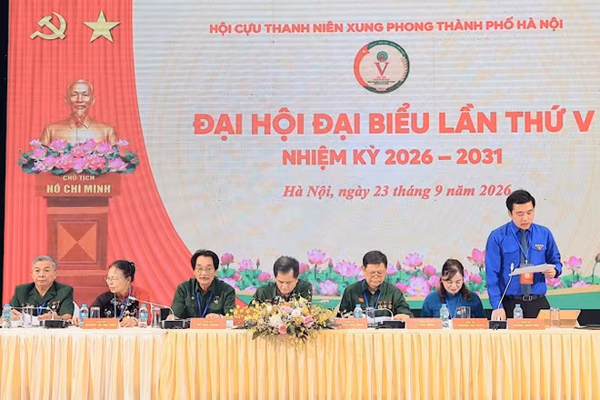 Đoàn Chủ tịch điều hành Đại hội. (Ảnh: ĐÌNH TRUNG)