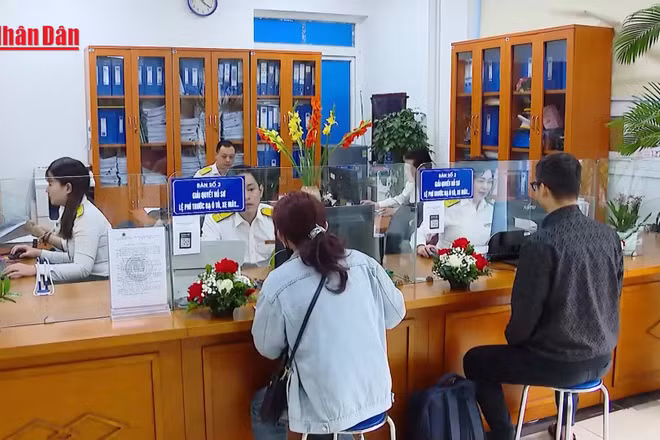 [Video] Thu ngân sách ngành thuế lần đầu vượt 2,2 triệu tỷ đồng 
