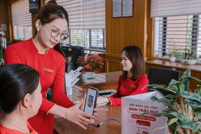 Định danh khách hàng điện tử và thu thập dữ liệu sinh trắc học, tăng cường bảo mật và độ chính xác trong giao dịch.