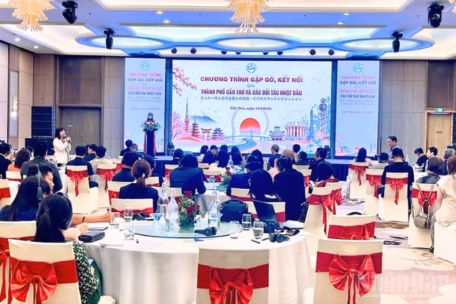 Quang cảnh chương trình. (Ảnh: VĂN ÚT)