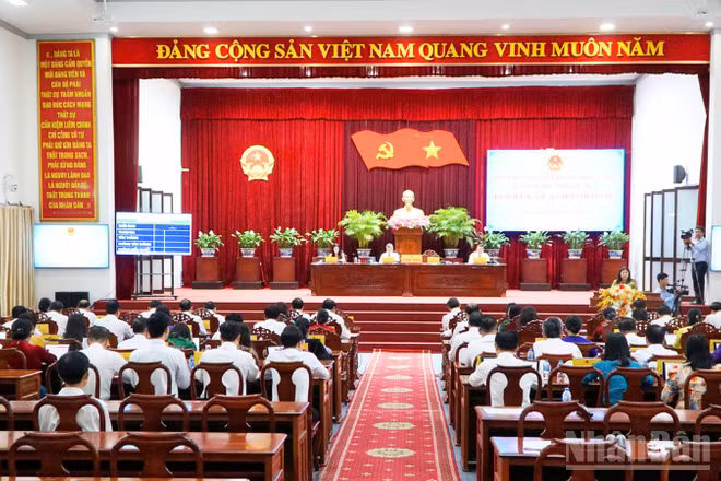 Quang cảnh kỳ họp. (Ảnh: VĂN ÚT)