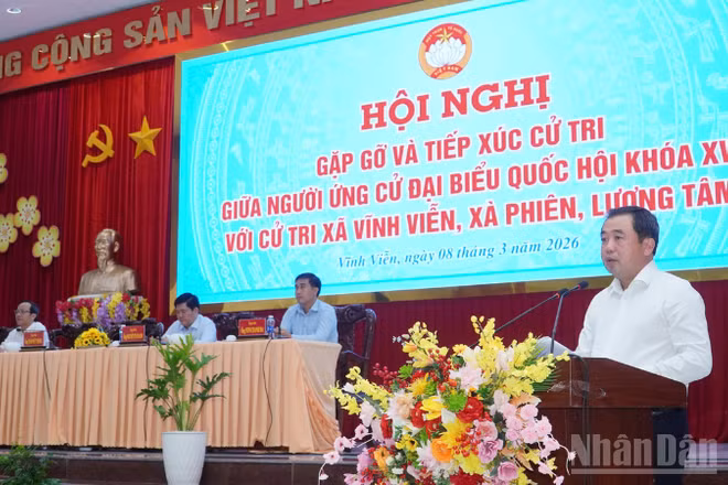 Ủy viên Bộ Chính trị, Bộ trưởng Nông nghiệp và Môi trường Trần Đức Thắng thông qua chương trình hành động.