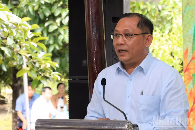 Ông Trần Chí Hùng, Phó Chủ tịch Ủy ban nhân dân thành phố Cần Thơ phát biểu tại hội nghị.