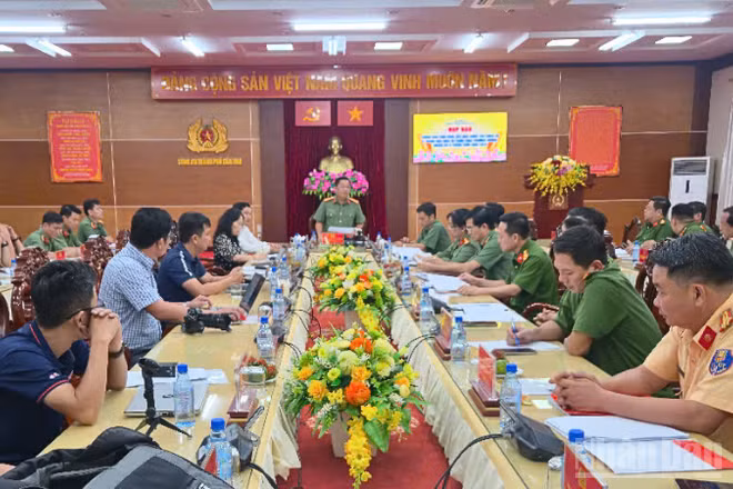 Quang cảnh hội nghị.