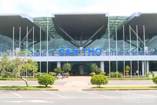 Mặc dù là Cảng hàng không quốc tế Cần Thơ nhưng chưa khai thác chuyến bay quốc tế.