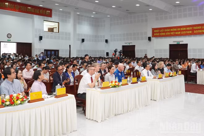 Quang cảnh sự kiện.