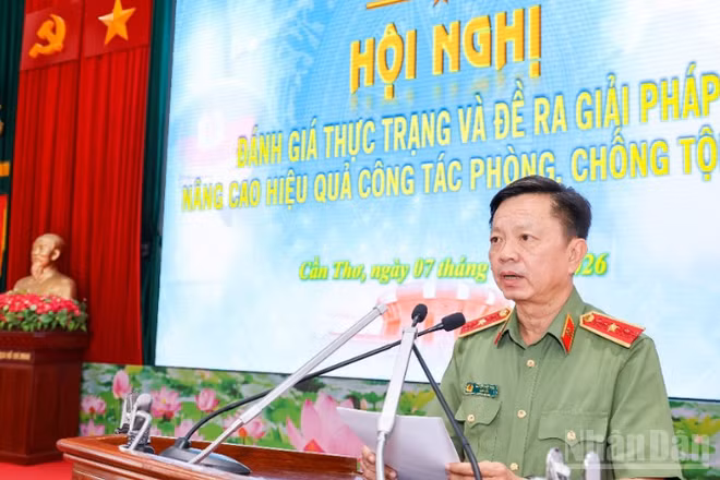 Thiếu tướng Huỳnh Việt Hòa, Giám đốc Công an thành phố Cần Thơ phát biểu chỉ đạo hội nghị.