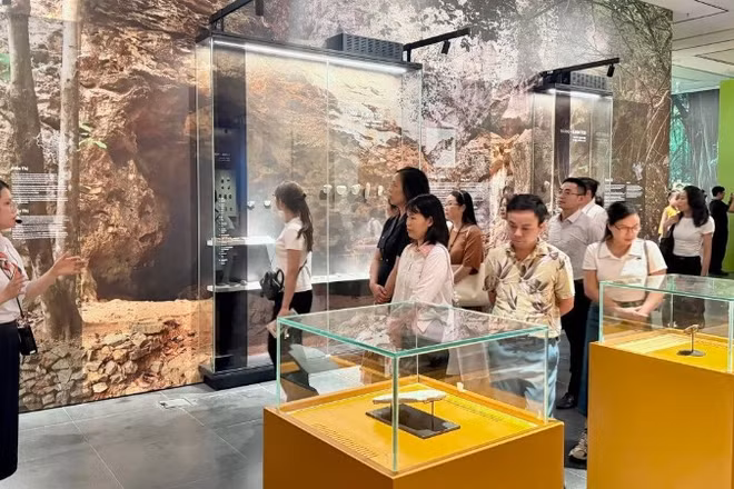 Bảo tàng Hà Nội có hiện vật phong phú, thiết kế trưng bày hiện đại và là điểm du lịch hấp dẫn.