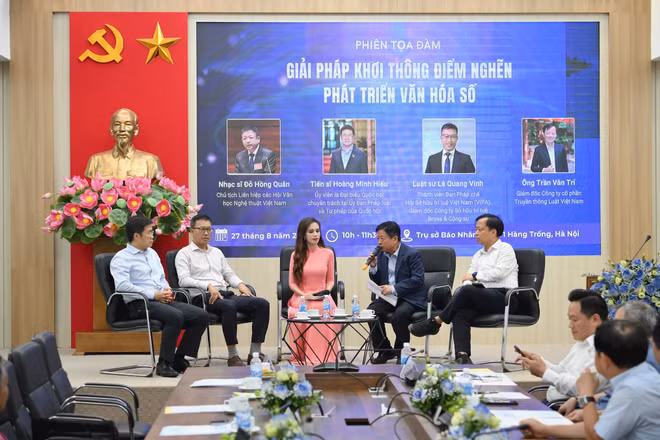 Phiên tọa đàm trong khuôn khổ Hội thảo. Ảnh: Thế Đại