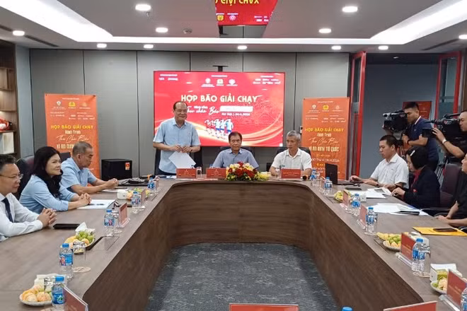 Quang cảnh buổi họp báo.