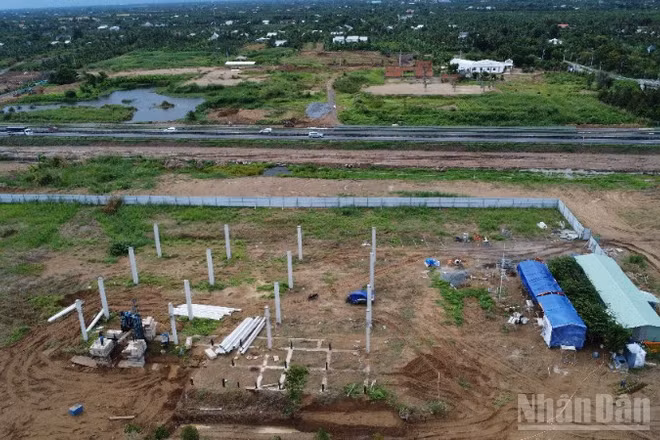 Khu vực xây dựng trạm dừng nghỉ cao tốc Trung Lương-Mỹ Thuận trên địa bàn tỉnh Đồng Tháp.