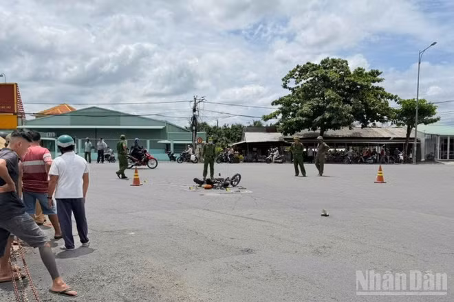 Hiện trường vụ tai nạn khiến hai bà cháu tử vong tại chỗ.