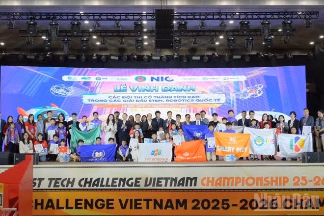 Ghi nhận, biểu dương những nỗ lực to lớn và thành tích đáng tự hào của các tập thể, cá nhân đạt thành tích cao trong các giải đấu quốc tế. (Ảnh: PV)