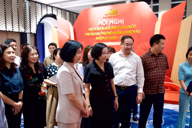 Phó Chủ tịch Quốc hội Nguyễn Thị Thanh kiểm tra công tác chuẩn bị Hội nghị Hội đồng nhân dân toàn quốc triển khai phương hướng, nhiệm vụ nhiệm kỳ 2026-2031, sáng 27/5. (Ảnh: Quochoi.vn) 