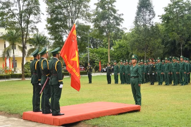 Chiến sĩ mới tuyên thệ.