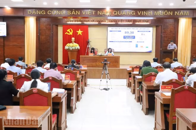 Ủy ban nhân dân tỉnh Đắk Lềk tổ chức kỳ họp chuyên đề về đẩy mạnh cải cách hành chính và cải thiện môi trường đầu tư kinh doanh để bứt phá.