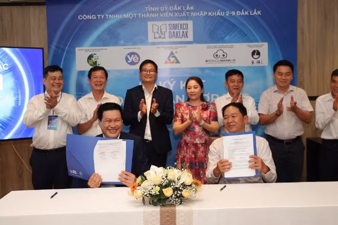 Simexco Daklak ký kết với Doanh nghiệp tư nhân Thương mại Dịch vụ Hồ Quang.