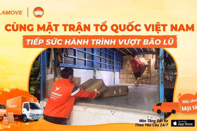 Những chuyến xe đầu tiên đến các tỉnh, thành chịu thiệt hại do bão lũ đã lăn bánh.