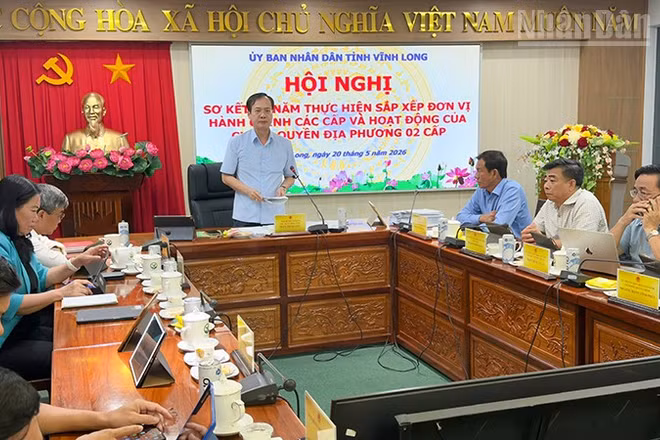 Chủ tịch Ủy ban nhân dân tỉnh Vĩnh Long Trần Trí Quang phát biểu tại hội nghị. 