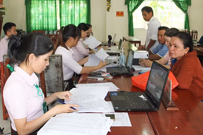 Tín dụng chính sách xã hội hỗ trợ giải quyết việc làm tạo động lực phát triển kinh tế-xã hội địa phương. 