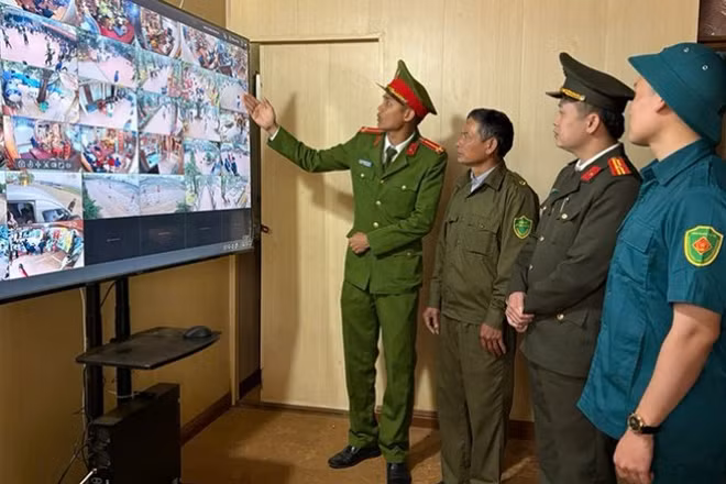 Trung tâm giám sát, điều hành bảo đảm an ninh trật tự khu vực Đền Nưa-Am Tiên.