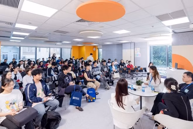 Các chia sẻ giúp học sinh có định hướng rõ ràng hơn để xác định con đường học tập phù hợp với mình. (Ảnh: Hội đồng Anh tại Việt Nam)