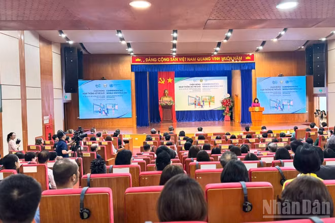 Buổi mít-tinh tại điểm cầu chính ở Hà Nội. (Ảnh: HNV)