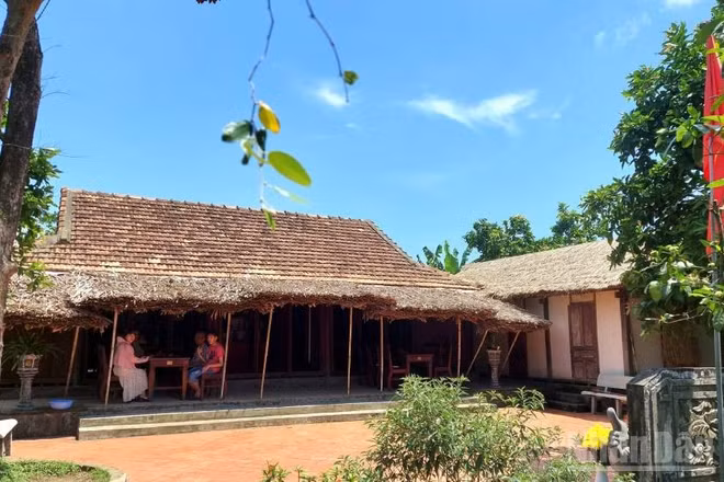 Ngôi nhà gỗ 3 gian bình dị của Đại tướng Võ Nguyên Giáp ở làng An Xá, xã Lệ Thủy, tỉnh Quảng Trị. (Ảnh: HƯƠNG GIANG)