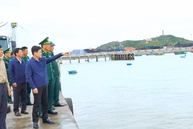 Lãnh đạo tỉnh Quảng Trị đi kiểm tra, chỉ đạo công tác chống khai thai thác IUU. (Ảnh minh hoạ)