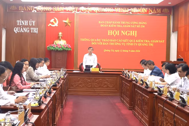 Đồng chí Đoàn Minh Huấn, Ủy viên Bộ Chính trị, Giám đốc Học viện Chính trị quốc gia Hồ Chí Minh, Trưởng Đoàn Kiểm tra, giám sát số 236 phát biểu kết luận hội nghị. (Ảnh: HG)