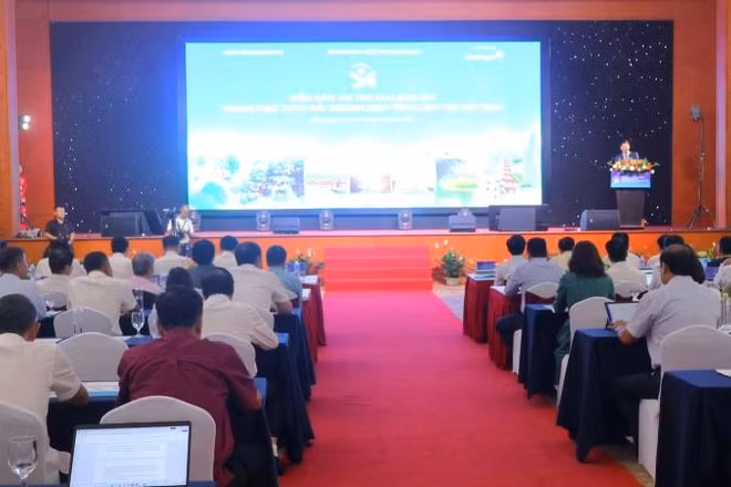 Diễn đàn vai trò của báo chí trong việc thúc đẩy ngành kinh tế du lịch tại Việt Nam được tổ chức tại SunSpa Resort, phường Đồng Hới, tỉnh Quảng Trị.