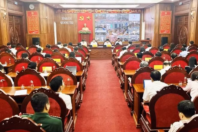 Quang cảnh hội nghị tại trụ sở Tỉnh ủy Quảng Trị ở phường Đồng Hới.