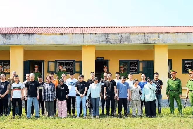 Nhóm đối tượng lừa đảo, chiếm đoạt tài sản trên không gian mạng bị Công an tỉnh Quảng Trị bắt giữ.