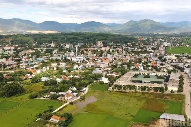 Quê hương núi Ấn-sông Trà. (Ảnh: HIỀN CỪ)
