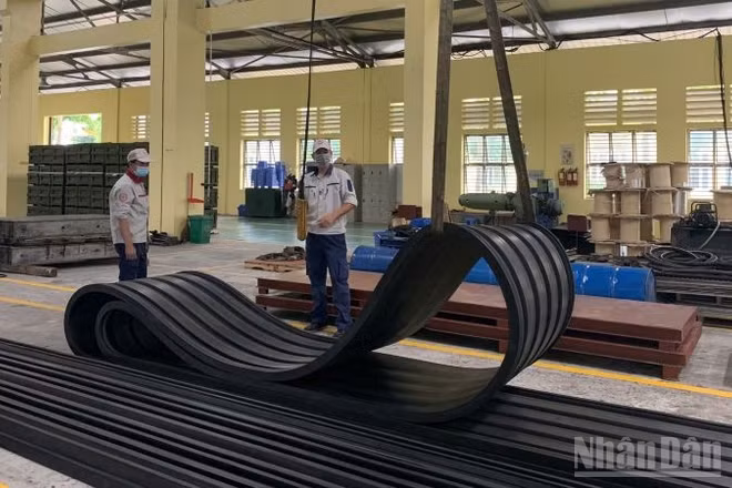 Dự tính xu hướng quý II/2026, đa số doanh nghiệp tin tưởng tình hình sản xuất-kinh doanh vẫn ổn định. (Ảnh: HNV)