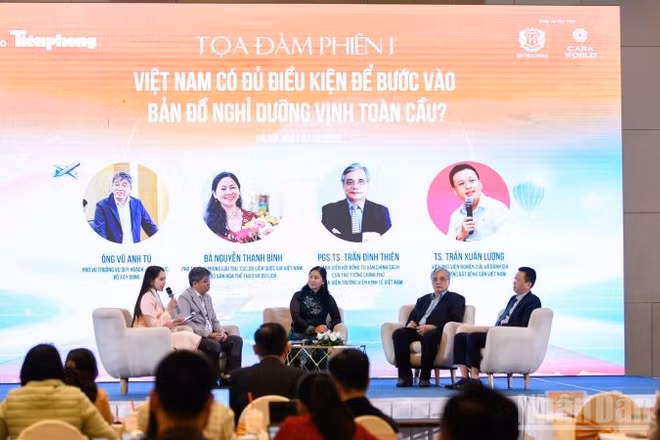 Các chuyên gia, diễn giả tọa đàm trong khuôn khổ hội thảo. (Ảnh: DƯƠNG TRIỀU)