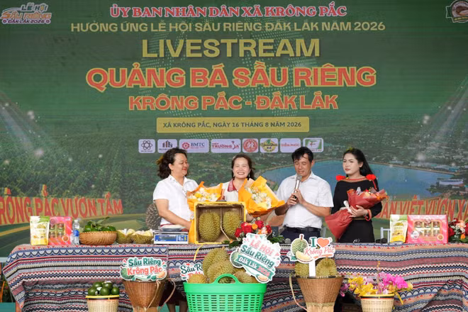 Phiên livestream quảng bá và bán sầu riêng của Ủy ban nhân dân xã Krông Pắc. (Ảnh: CTV)