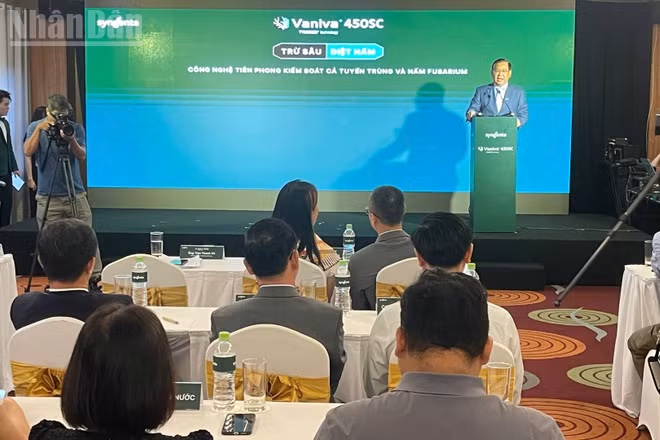 Quang cảnh buổi họp báo.