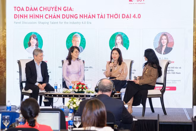 Quang cảnh tọa đàm chuyên gia “Định hình chân dung nhân tài thời đại 4.0” diễn ra chiều 8/10, trong khuôn khổ IECEE 2026. (Ảnh: BUV)
