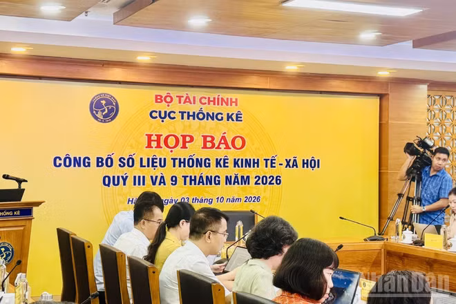 Họp báo diễn ra trực tiếp tại trụ sở Cục Thống kê ở Hà Nội và trực tuyến tới các đơn vị thống kê cơ sở. (Ảnh: HNV)