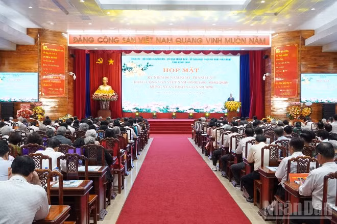 Quang cảnh buổi họp mặt.