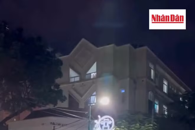 Khối quân đội Lào và Campuchia diễu binh trên đường phố Hà Nội