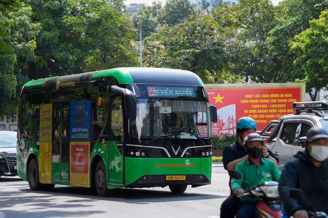 Transerco đã phục vụ tốt nhu cầu đi lại của nhân dân trong dịp kỷ niệm 80 năm Cách mạng Tháng Tám thành công và Quốc khánh 2/9.