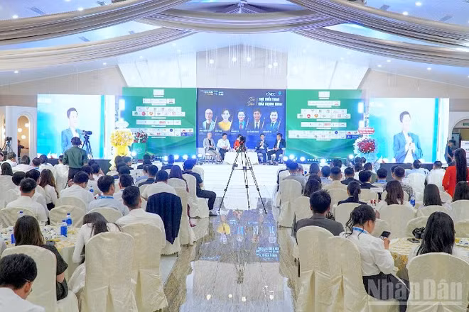 Quang cảnh Chương trình kết nối doanh nghiệp, Tọa đàm thực chiến trong quản trị kinh doanh tại Cà Mau.