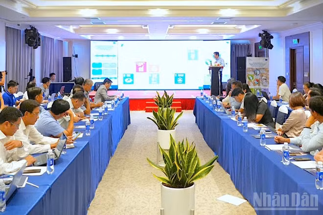 Quang cảnh tại buổi hội thảo.