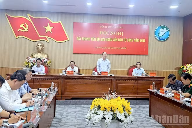 Các đồng chí lãnh đạo tỉnh Cà Mau chủ trì Hội nghị đẩy nhanh tiến độ giải ngân vốn đầu tư công năm 2026.